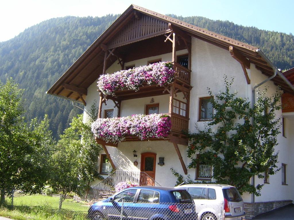 Haus Ruetzbach Apartment Neustift im Stubaital Bagian luar foto